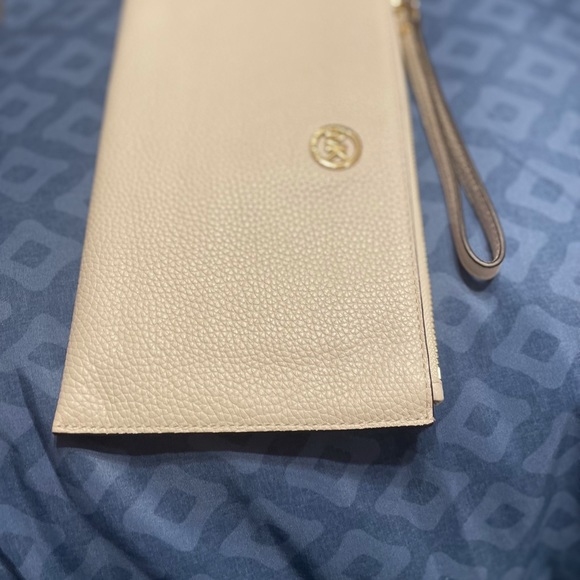 Michael Kors Wristlet - Picture 3 of 5